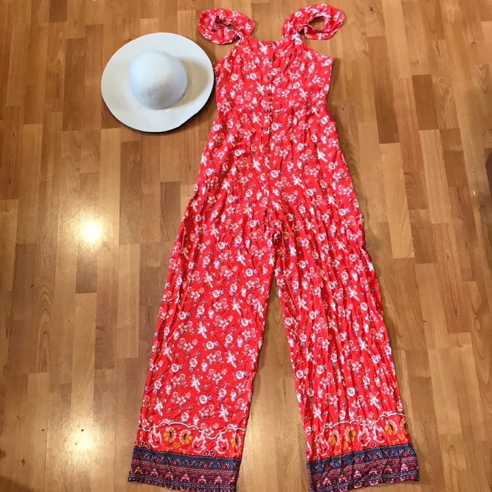Xhilaration jumper with pockets